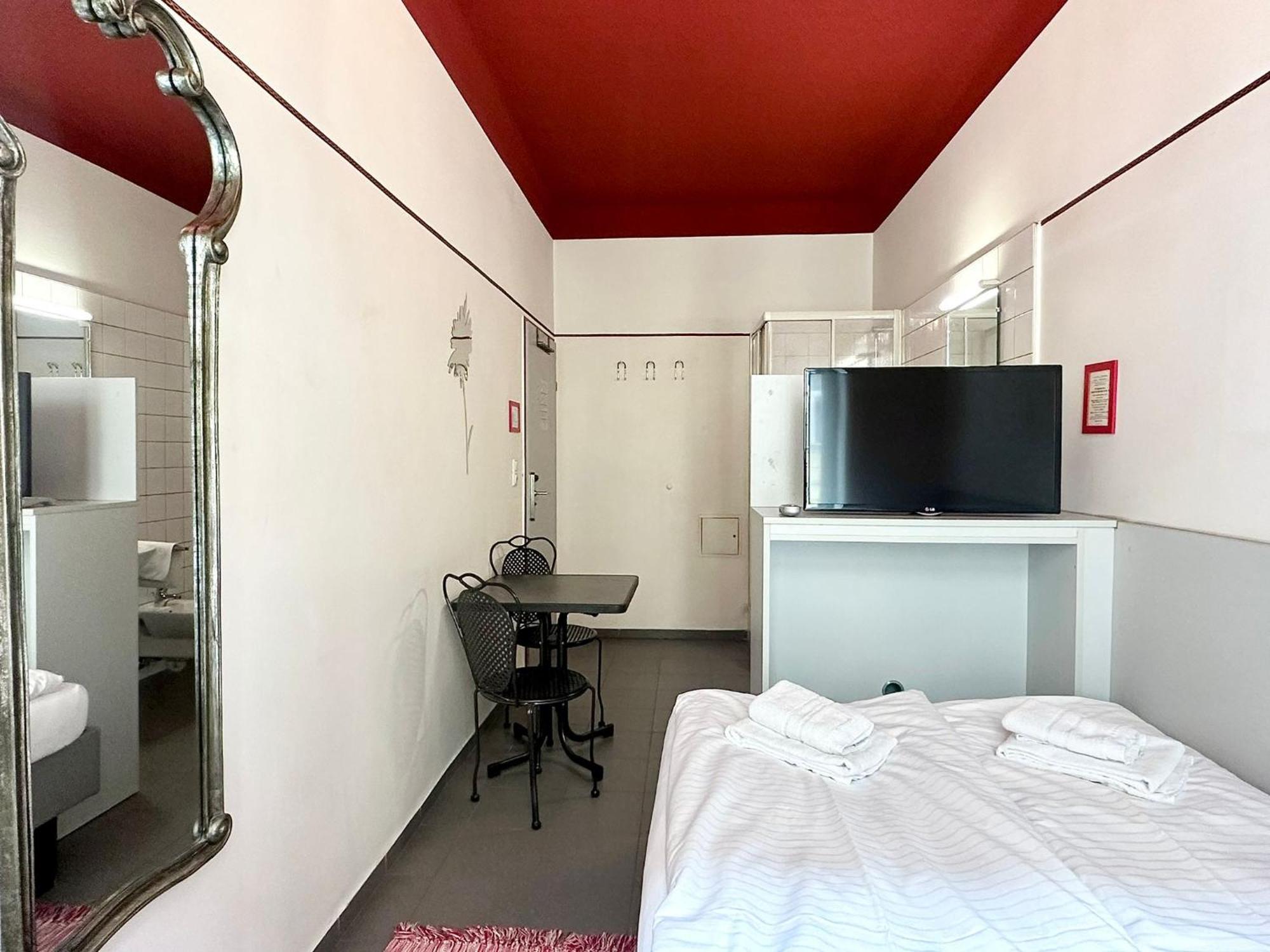 Hotel Odeon 2*